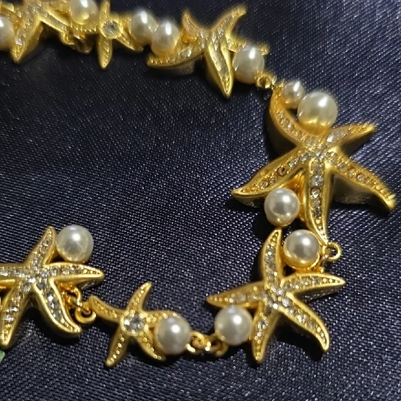Kate Spade‎ Gold Starfish and Pearl Bracelet - Picture 2 of 7